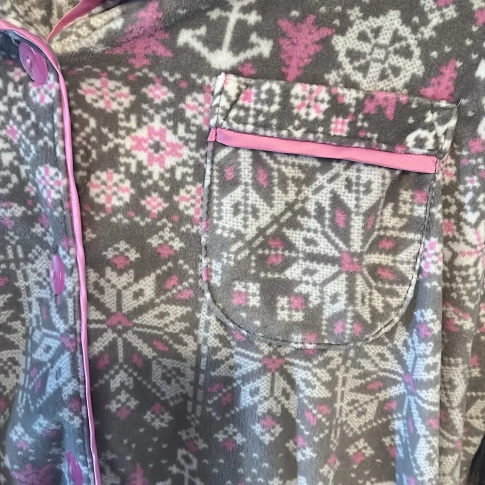 Nautica Christmas/winter pajamas - Picture 2 of 8